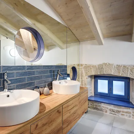 Pi For 8 People In Istria With Heated Pool & Large Garden Villa Tinjan