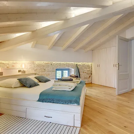 Pi For 8 People In Istria With Heated Pool & Large Garden