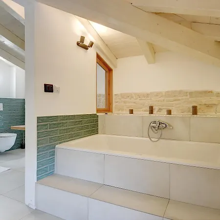 Pi For 8 People In Istria With Heated Pool & Large Garden Tinjan