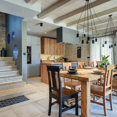 Villa Pi For 8 People In Istria With Heated Pool & Large Garden Tinjan