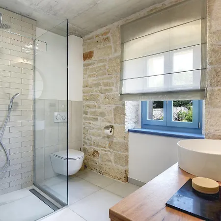Pi For 8 People In Istria With Heated Pool & Large Garden *