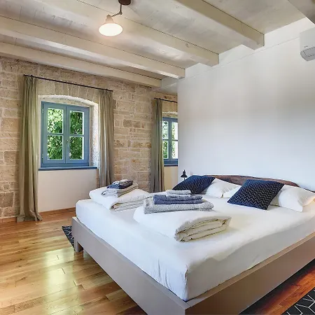 Villa Pi For 8 People In Istria With Heated Pool & Large Garden
