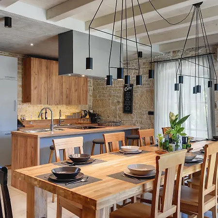 Pi For 8 People In Istria With Heated Pool & Large Garden