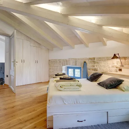 Pi For 8 People In Istria With Heated Pool & Large Garden Villa