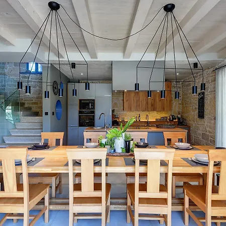 Pi For 8 People In Istria With Heated Pool & Large Garden Villa