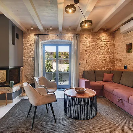 Villa Pi For 8 People In Istria With Heated Pool & Large Garden Tinjan