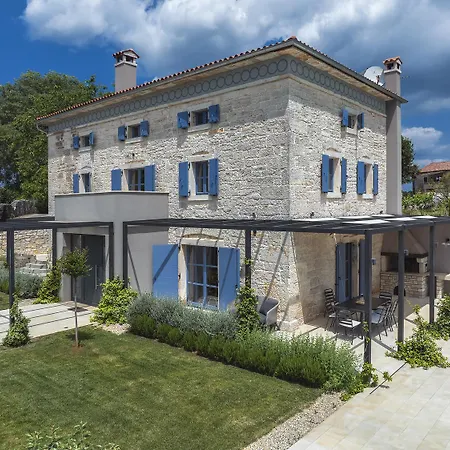 Villa Pi For 8 People In Istria With Heated Pool & Large Garden Tinjan