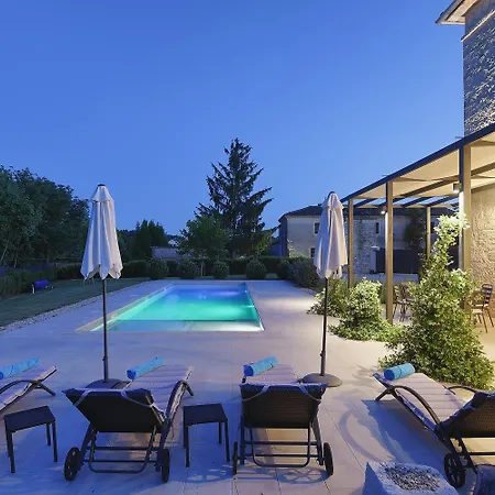 Villa Pi For 8 People In Istria With Heated Pool & Large Garden *