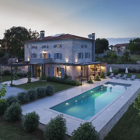 Villa Pi For 8 People In Istria With Heated Pool & Large Garden *