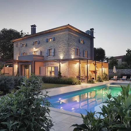 Villa Pi For 8 People In Istria With Heated Pool & Large Garden *