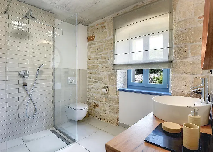 Pi For 8 People In Istria With Heated Pool & Large Garden *