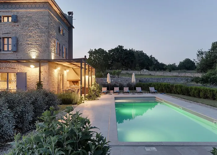 Pi For 8 People In Istria With Heated Pool & Large Garden Villa Tinjan