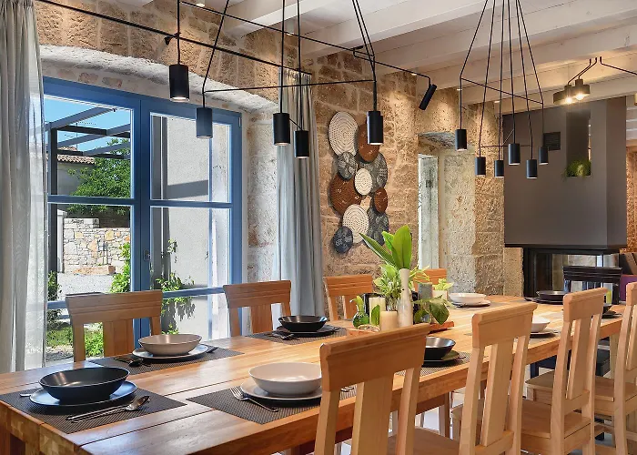 Villa Pi For 8 People In Istria With Heated Pool & Large Garden Tinjan