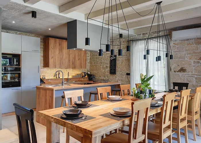 Pi For 8 People In Istria With Heated Pool & Large Garden