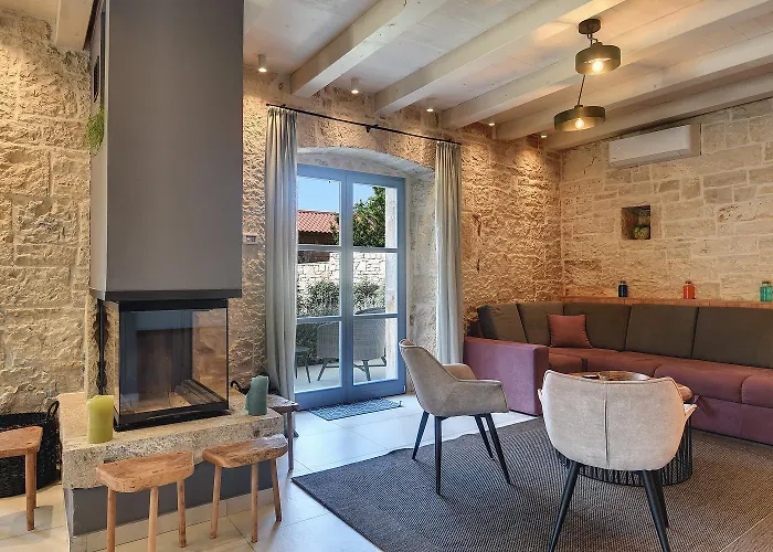 Pi For 8 People In Istria With Heated Pool & Large Garden *