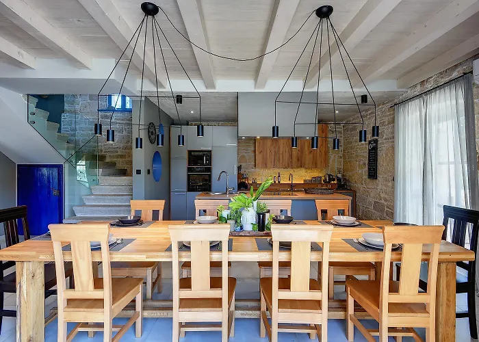 Pi For 8 People In Istria With Heated Pool & Large Garden Villa