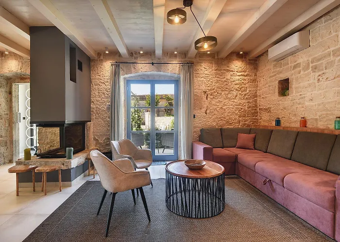 Villa Pi For 8 People In Istria With Heated Pool & Large Garden Tinjan