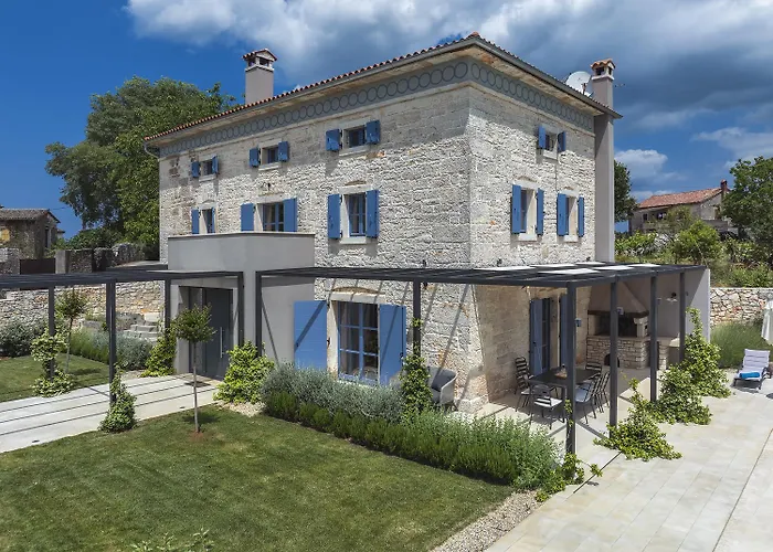 Villa Pi For 8 People In Istria With Heated Pool & Large Garden Tinjan