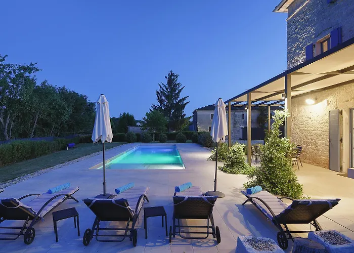 Villa Pi For 8 People In Istria With Heated Pool & Large Garden *