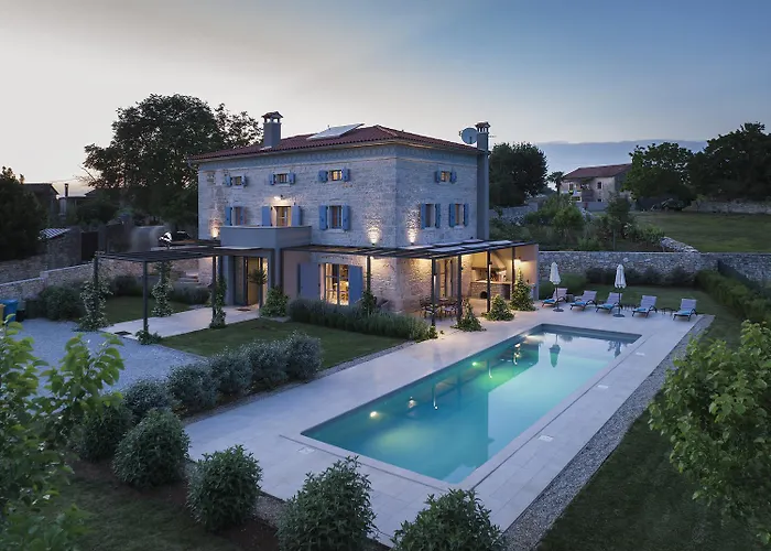 Villa Pi For 8 People In Istria With Heated Pool & Large Garden *